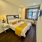 Claren's Boutique Πανσιόν 3*