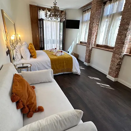 Claren's Boutique בית הארחה